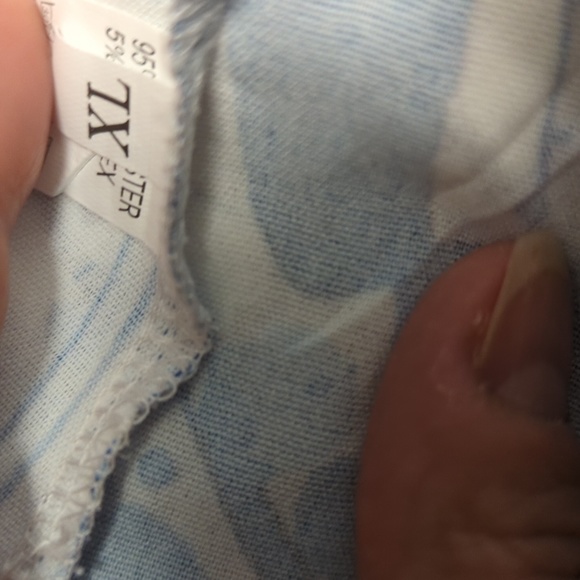 Lightweight Top - Picture 3 of 3